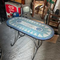 Tavolo in ferro con vero mosaico in pietra