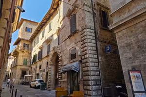 3 LOCALI A ASCOLI PICENO