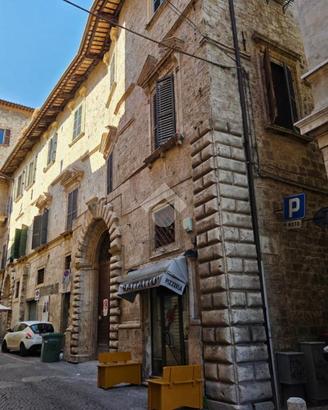 3 LOCALI A ASCOLI PICENO