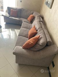 Divano angolare 3mt (rifatto 4 anni fa)