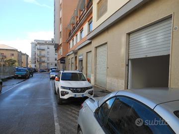 Garage con due posti auto zona v.le della Regione