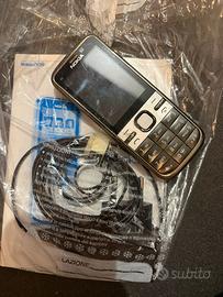 Nokia C5-00 con caricabatterie e manuale