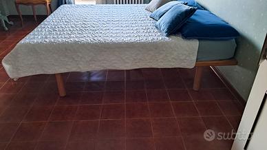 letto matrimoniale con doghe e materasso 