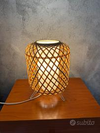 Lampada in bambú