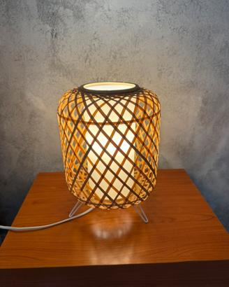 Lampada in bambú