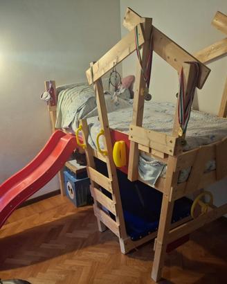 Letto con scivolo per bambino in legno soppalco