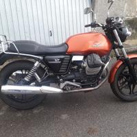 Moto Guzzi V7 - 2012