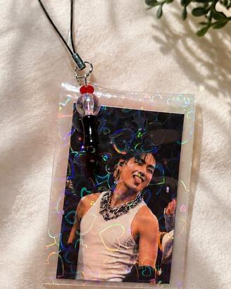 Phone charm K-pop handmade con foto – personalizza