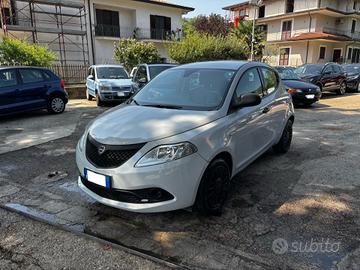 Lancia Ypsilon 1.2 69 CV 5 porte S&S Gold