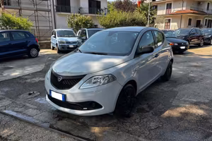 Lancia Ypsilon 1.2 69 CV 5 porte S&S Gold