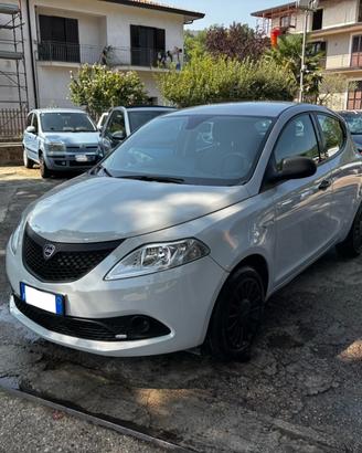 Lancia Ypsilon 1.2 69 CV 5 porte S&S Gold
