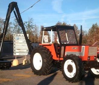 TRATTORE AGRICOLO FIAT 880 MODELLO CON BRACCIO