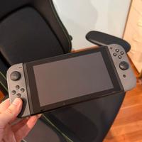 Nintendo Switch 1ª edizione con dock e joycon