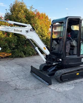 E264 - ESCAVATORE 27Q BOBCAT E26