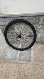 RUOTA ANTERIORE BDC IN CARBONIO 