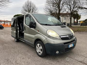 Opel vivaro 9 posti