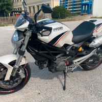 Ducati Monster 696