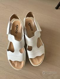 Sandali bianchi