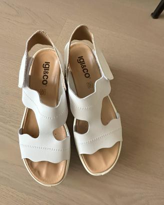 Sandali bianchi