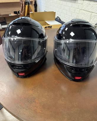 Coppia di caschi Shoei