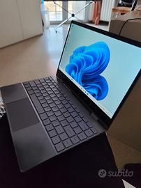 Laptop Bmax pieghevole e touch