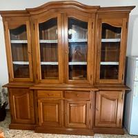 Set legno massello: cristalliera+tavolo+sedie