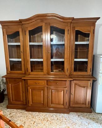 Set legno massello: cristalliera+tavolo+sedie