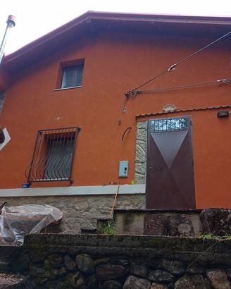 villetta indipendente con giardino 