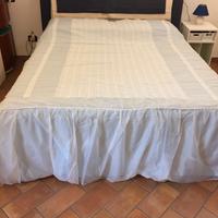 COPRILETTO DI RASO AZZURRO E BIANCO