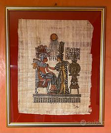 Papiri egizi con cornice