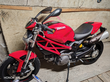 Ducati Monster 796