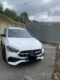 Mercedes- Benz GLA 200 d 4matic