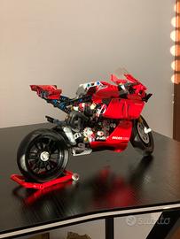 moto ducati lego V4 R