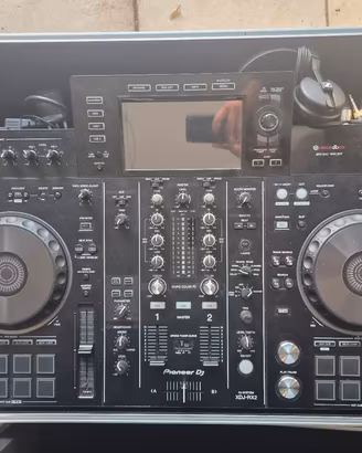 Consolle Pioneer XDJ-RX2,  Case Magma e Cuffie