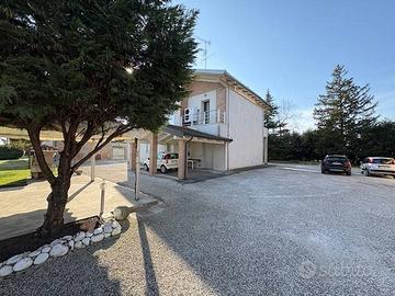 Villa di 705 m² con più di 5 locali a Anzola dell'