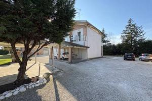 Villa di 705 m² con più di 5 locali a Anzola dell'