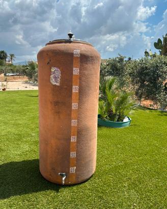Contenitore in vetro resina per vino