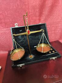Bilancino per preziosi portatile completo di pesi