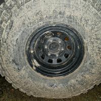 cerchi scampanati, gomme e distanziali.