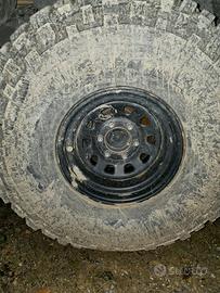 cerchi scampanati, gomme e distanziali.
