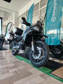 Cf Moto 800MT-X BLACK (INCLUSE TRIS DI VALIGIE IN 
