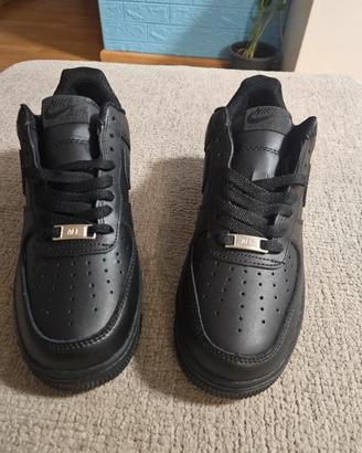 Nike Air Force 1 nere, taglia 46