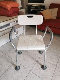 Sedia da doccia per anziani e degenti
