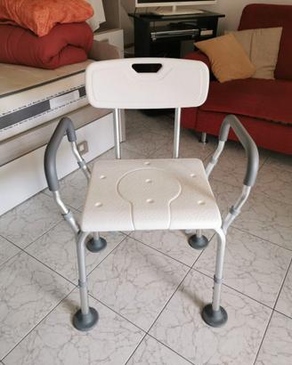 Sedia da doccia per anziani e degenti