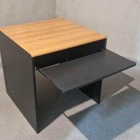 Scrivania compatta con ripiano estraibile