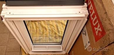 Finestra Velux SOLARE GGL CK02 in legno bianco