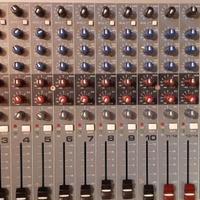 Mixer Peavey PV14