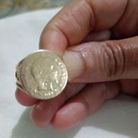 Anello in oro con moneta testa di giulio cesare