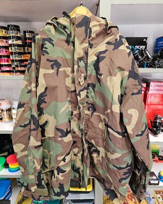 Parka invernale mimetico