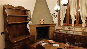 Villa di 250 m² con più di 5 locali a Prato